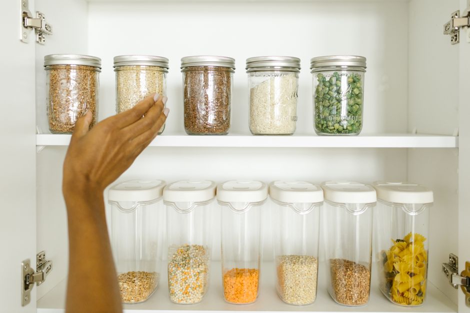 Produits secs dans un placard